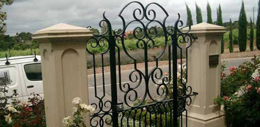 Iron Gate and Fences PC screenshot